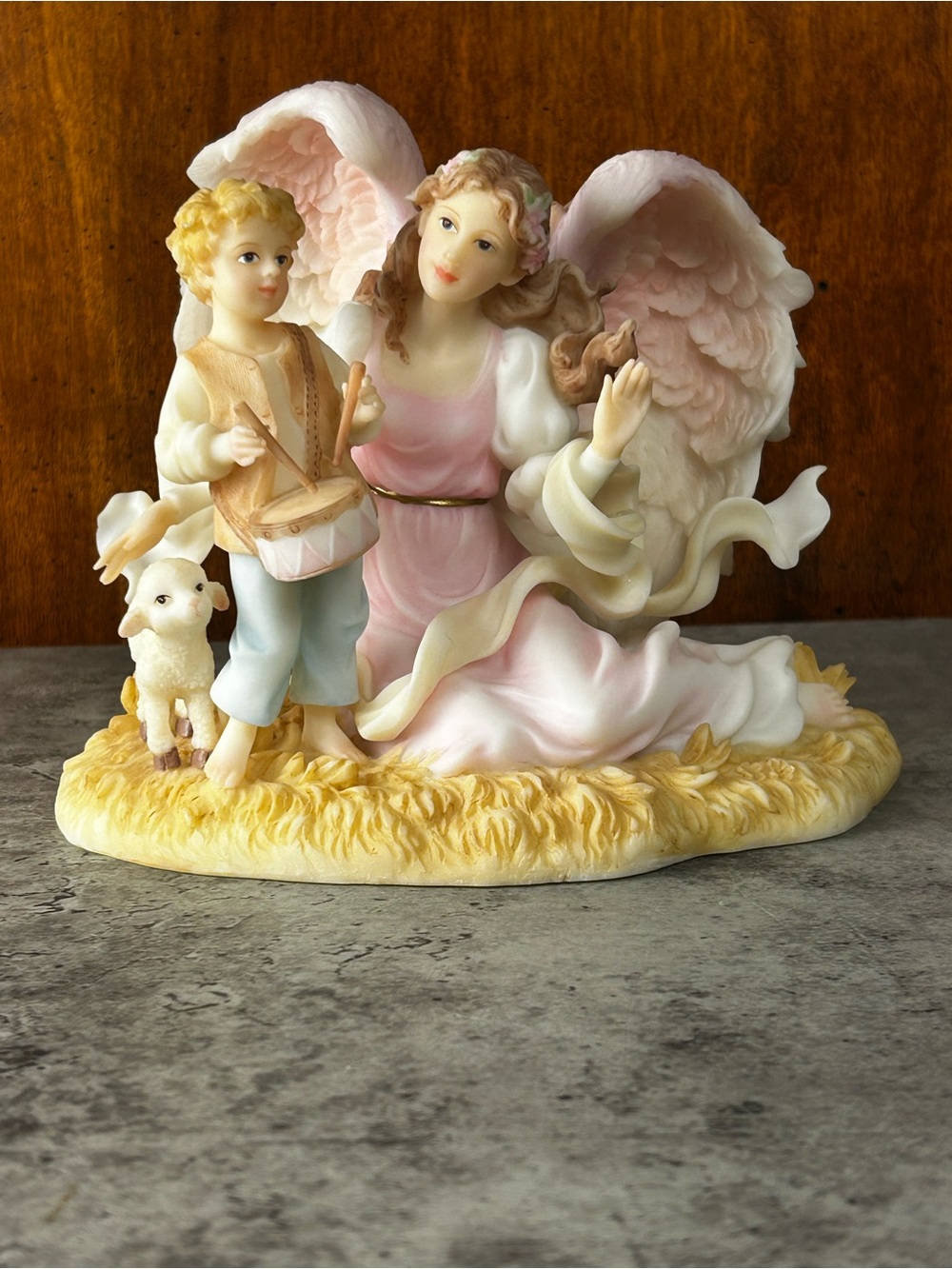 Seraphim Classics “Cecelia- Gift from the Heart” Collectible Angel figurine